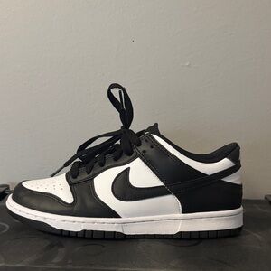 Nike Pandas - kids size 6 / women’s 8